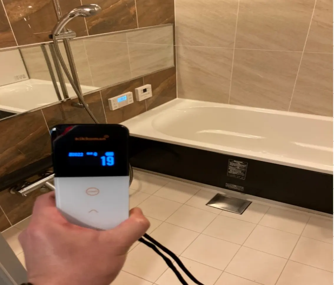 洗浄後の数値「19」を表示したルミテスター。